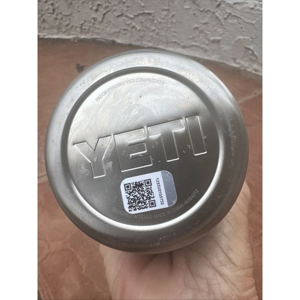 YETI Rambler Colster 2.0 Can Insulator Koozie for 12 OZ Cans Navy Blue